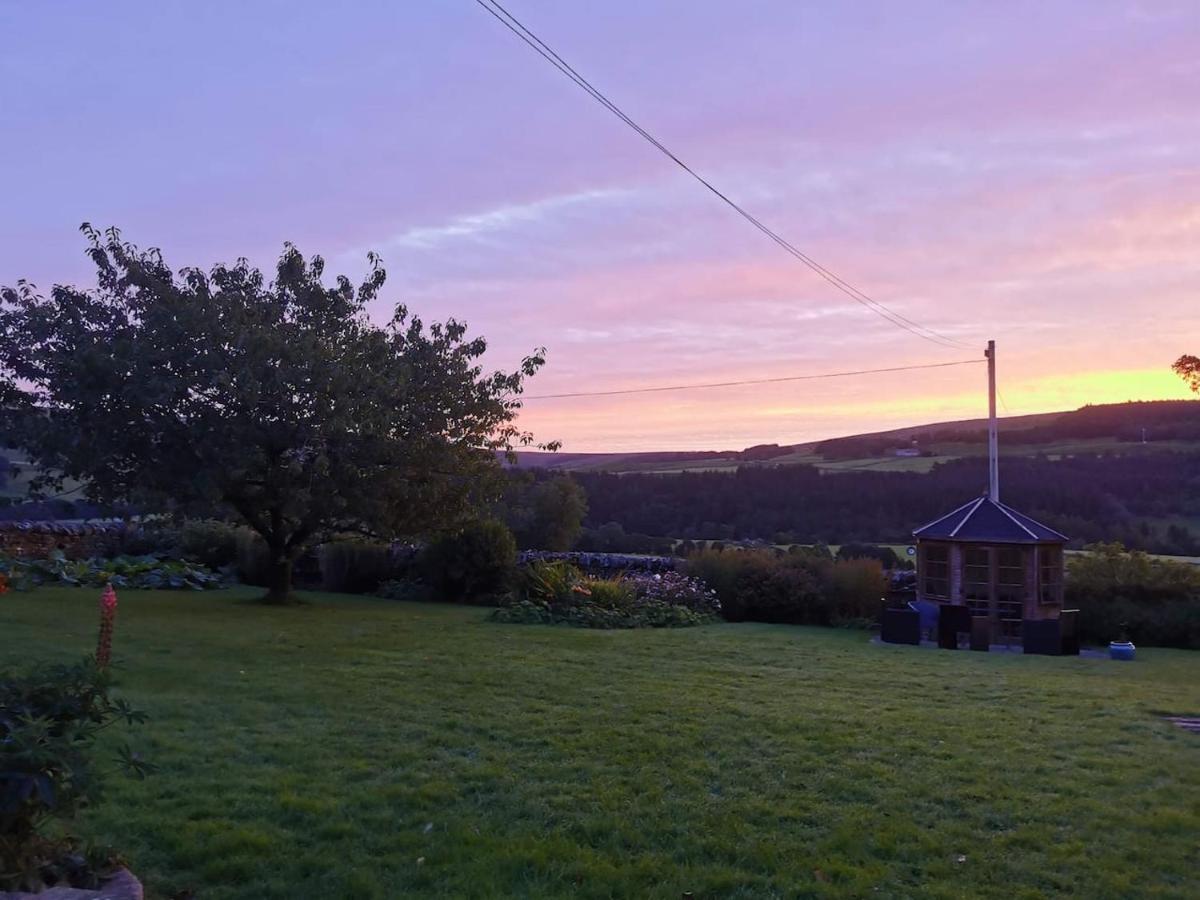 The Cottage Alston Bagian luar foto